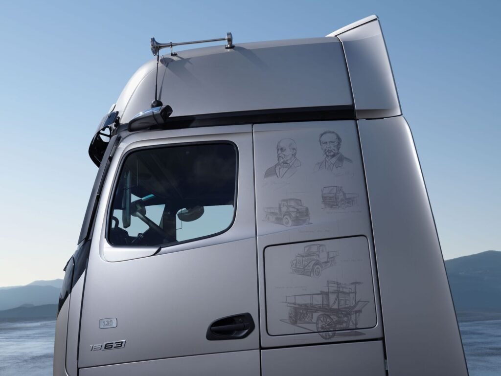 IAA Transportation: 130 Jahre Lkw-Geschichte: Mercedes-Benz Trucks stellt Jubiläumsedition vorIAA Transportation: 130 Years of Truck History: Mercedes-Benz Trucks Presents Anniversary Edition