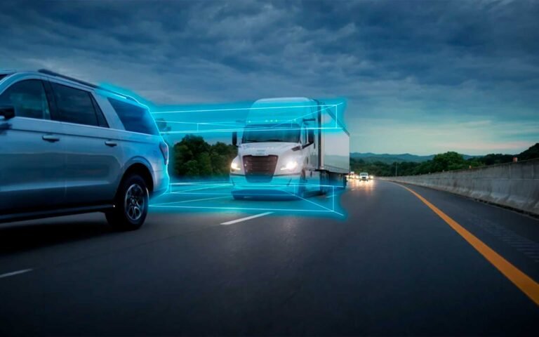 Seguridad 360: Freightliner y Detroit elevan la vara con el nuevo Detroit Assurance ABA 6
